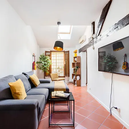 Bright Design House In The Heart Of Apartment