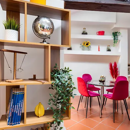 Bright Design House In The Heart Of Apartment Bologna